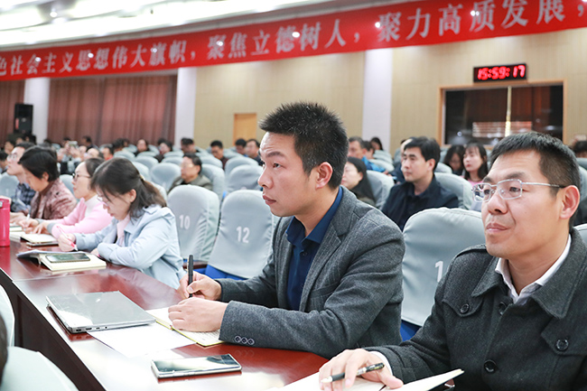 http://www.hhit.edu.cn/__local/F/97/B0/83211FABA7F6DD7D0FB5D9DB9BE_00D1E47C_345E5.jpg